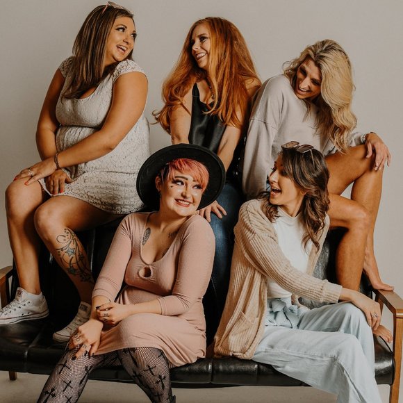 Meet your Posher, Theresa - Picture 1 of 6